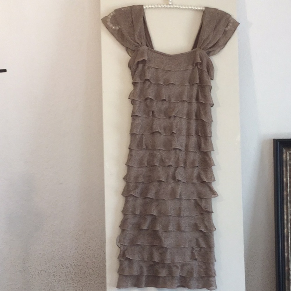🎈$5 with $10 order fittedgold club/cocktail dress